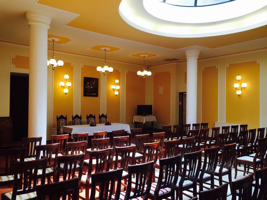 Hotel Astoria Satu Mare Bagian luar foto