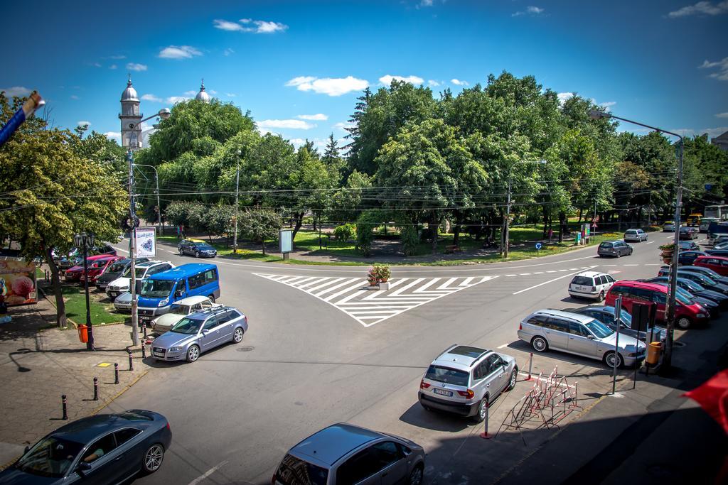 Hotel Astoria Satu Mare Bagian luar foto
