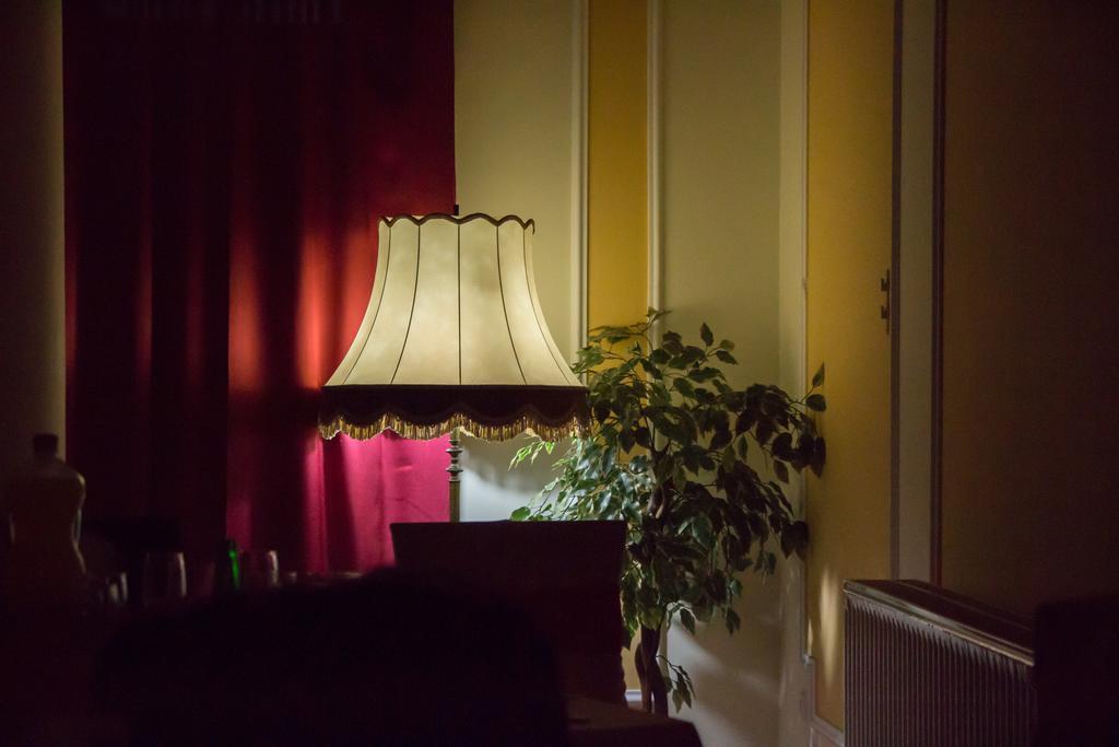 Hotel Astoria Satu Mare Bagian luar foto